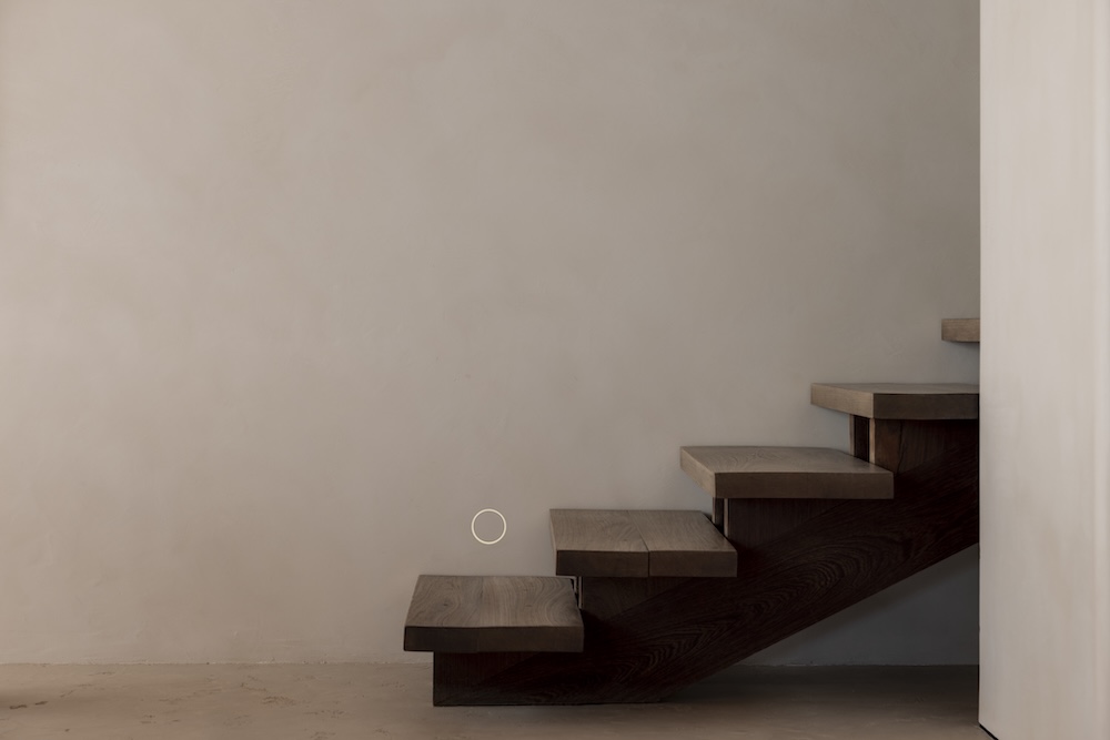 FotoOnzichtbaar aanwezig: Niko Invisible smelt weg in je interieur